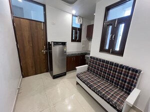 Living Room in 1 BHK Builder Floor at DLF City Phase IV, Dlf Phase iv – for Rent