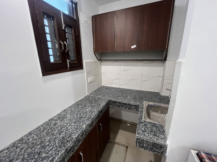 Kitchen, dlf-city-phase-iv 1 Bedroom 750 Sq.Ft. Builder Floor In Dlf Phase iv Gurgaon 10323534