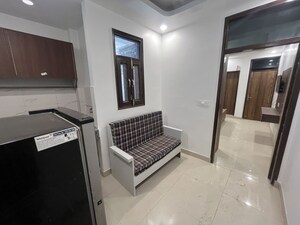 Living Room in 1 BHK Builder Floor at DLF City Phase IV, Dlf Phase iv – for Rent