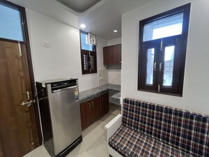 Living Room in 1 BHK Builder Floor at DLF City Phase IV, Dlf Phase iv – for Rent