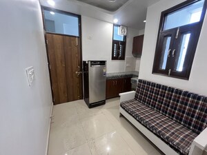 Living Room in 1 BHK Builder Floor at DLF City Phase IV, Dlf Phase iv – for Rent