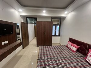 Bedroom in 1 BHK Builder Floor at DLF City Phase IV, Dlf Phase iv – for Rent