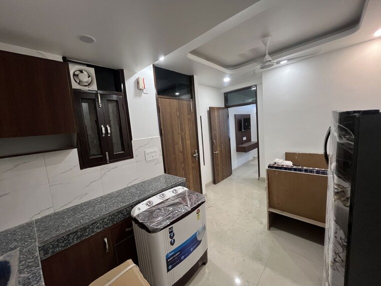 Kitchen, dlf-city-phase-iv 1 Bedroom 750 Sq.Ft. Builder Floor In Dlf Phase iv Gurgaon 10323534