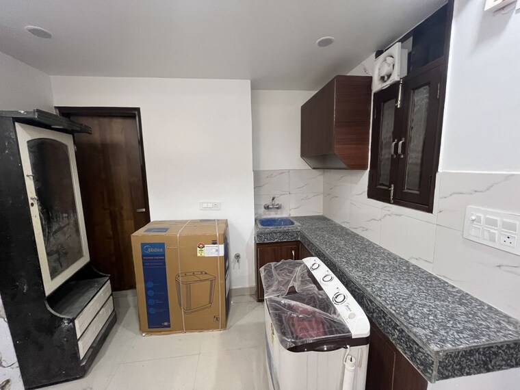 Kitchen, dlf-city-phase-iv 1 Bedroom 750 Sq.Ft. Builder Floor In Dlf Phase iv Gurgaon 10323534