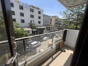 Balcony in 1 BHK Builder Floor at DLF City Phase IV, Dlf Phase iv – for Rent