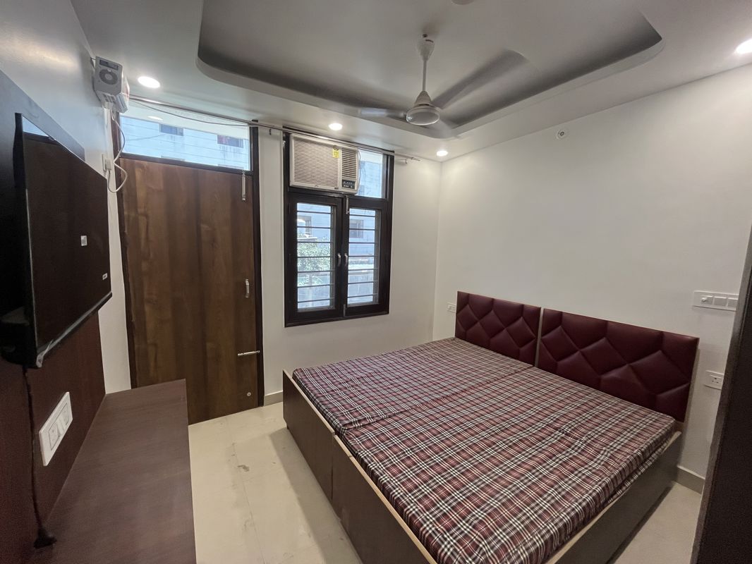 1 BHK 750 Sq.Ft. Builder Floor in DLF City Phase IV