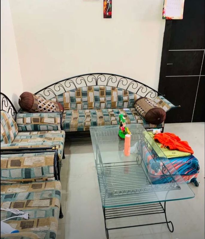 2 BHK + Extra Room Apartment For Rent in Hazratganj