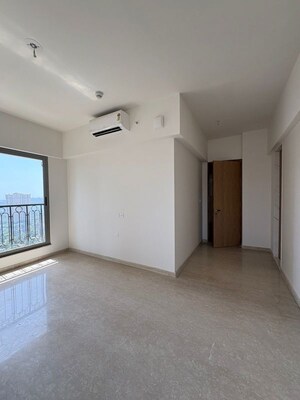 Room in 3.5 BHK Apartment at Lodha Bellagio, Powai – for Sale