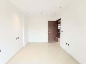 Room in 3 BHK Apartment at Sandu Vasudeo Bhuvan, Chembur – for Rent