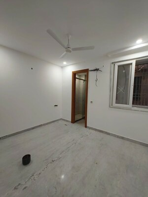 Bedroom in 3 BHK Builder Floor at Chittaranjan Park – for Rent