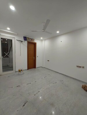 Bedroom in 3 BHK Builder Floor at Chittaranjan Park – for Rent