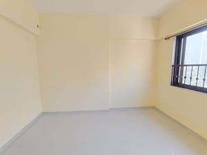 Room in 2 BHK Apartment at BDL Hresa, Chembur – for Rent