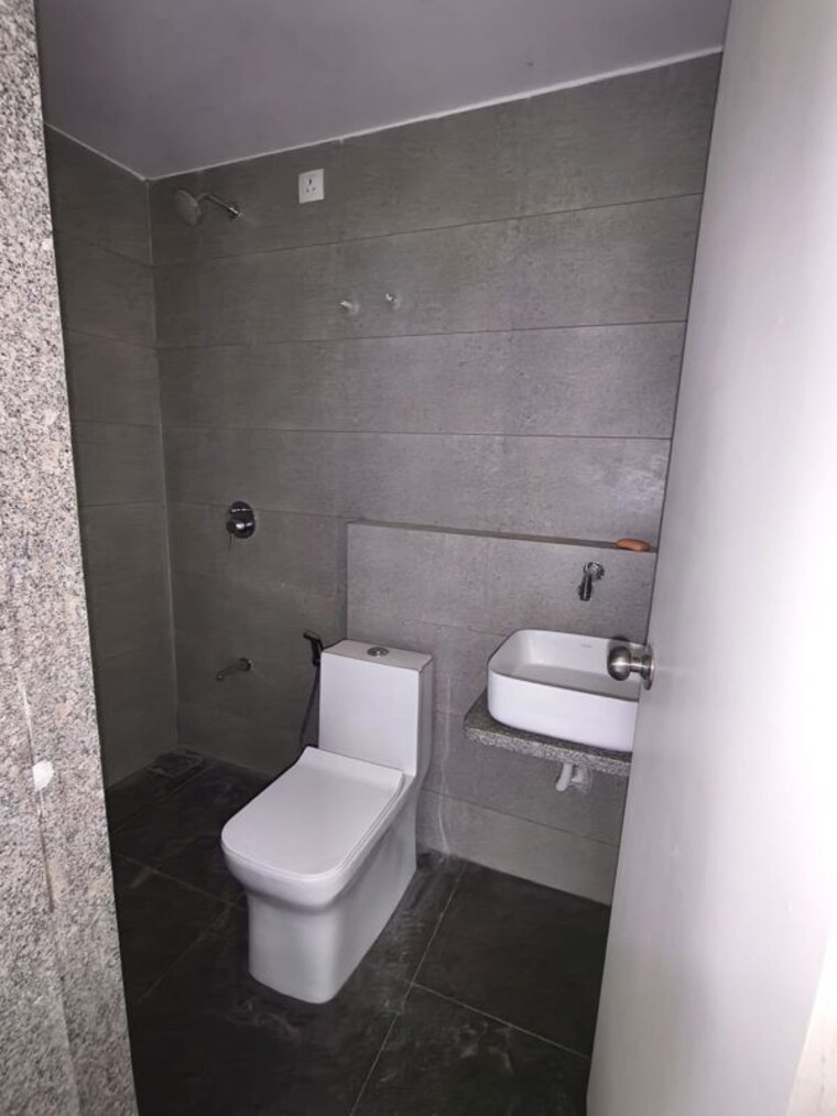 Bathroom, chandkheda 1 Bedroom 468 Sq.Ft. Apartment In Chandkheda Ahmedabad 10315745