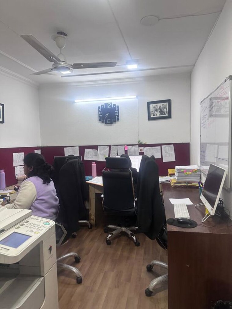 Team Area, kailash colony Commercial Office Space 2250 Sq.Ft. In Kailash Colony Delhi 10323642