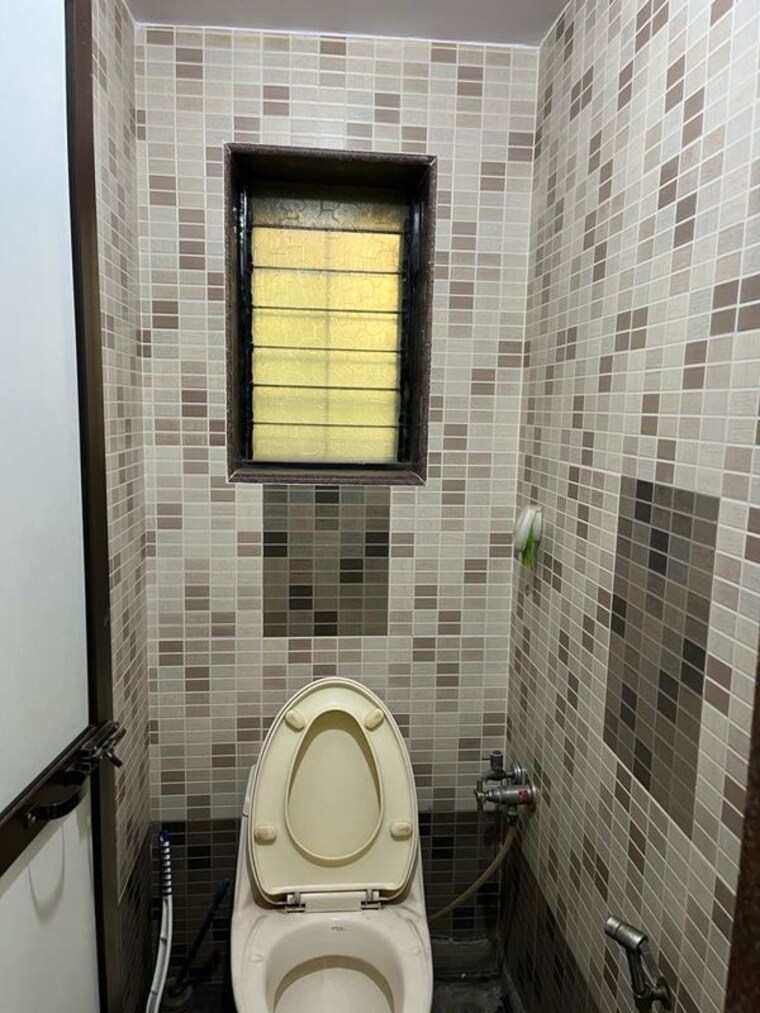 Bathroom, samata nagar 1 Bedroom 450 Sq.Ft. Apartment In Samata Nagar Thane 10323672