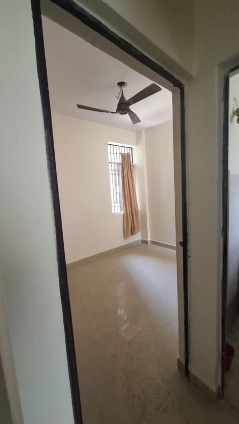 Room, vaidpura 1 Bedroom 30 Sq.Mt. Apartment In Vaidpura Greater Noida 10321353