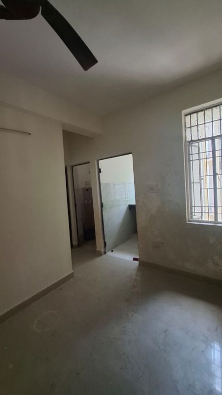 Room, vaidpura 1 Bedroom 30 Sq.Mt. Apartment In Vaidpura Greater Noida 10321353