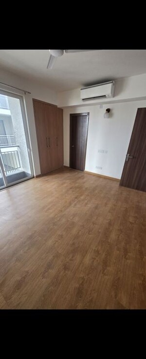 Room in 4 BHK Villa at Godrej Golf Link Villas, Sector 27 Yamuna Expressway – for Rent