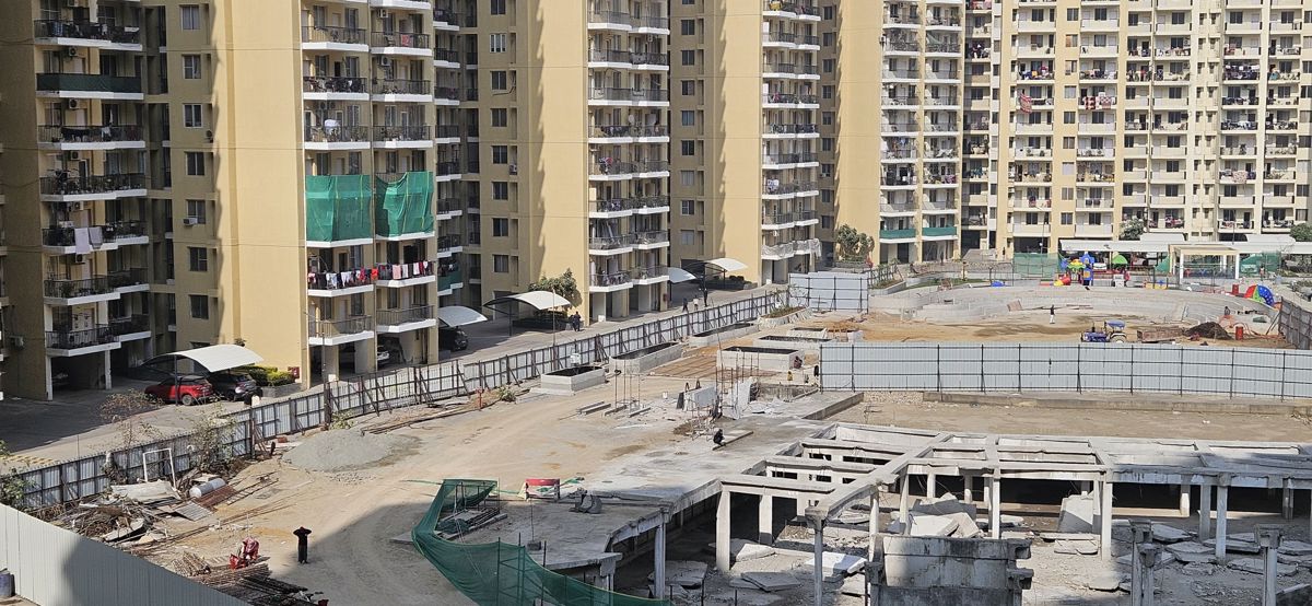 3.5 BHK + Extra Room 1800 Sq.Ft. Apartment in Adore The Select Premia