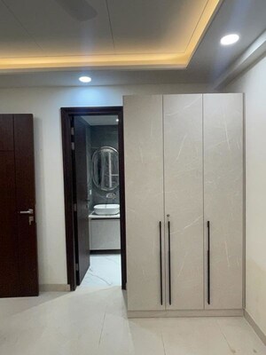 Building Lobby in 3 BHK Builder Floor at Sector 57 – for Sale