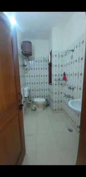 Bathroom in 1 BHK Builder Floor at Lajpat Nagar 4 – for Rent