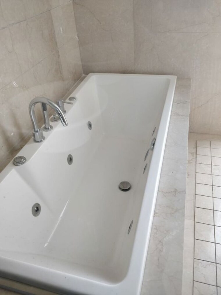 Bathroom, m3m-golf-estate 4 Bedroom 6350 Sq.Ft. Apartment In Sector 65 Gurgaon 10323779