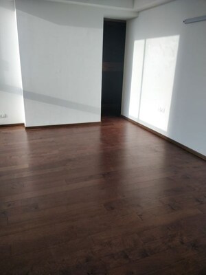 Room in 4 BHK Apartment at M3M Golf Estate, Sector 65 – for Sale