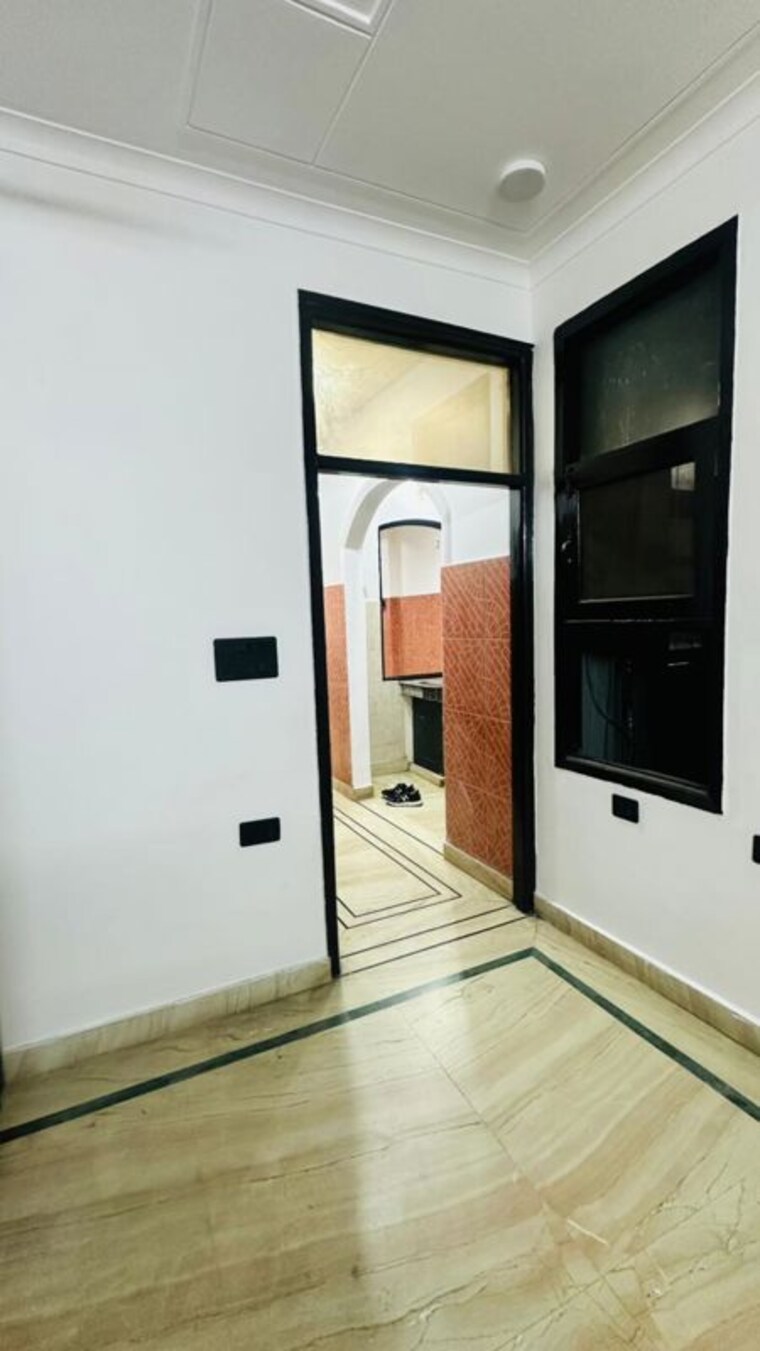 Room, tagore garden extension 3 Bedroom 125 Sq.Yd. Builder Floor In Tagore Garden Extension Delhi 10323799
