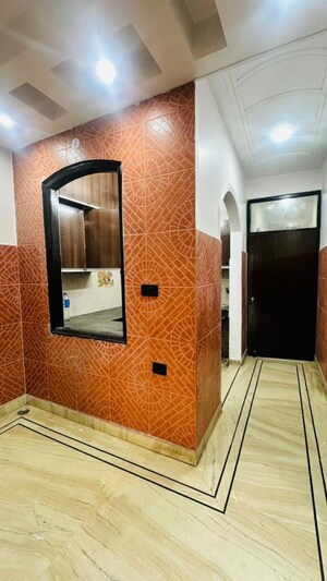 Furnished Amenities in 3 BHK Builder Floor at Tagore Garden Extension – for Rent