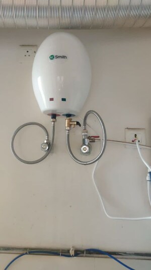 Bathroom in 2 BHK Apartment at Pioneer Park Phase 1, Sector 61 – for Rent