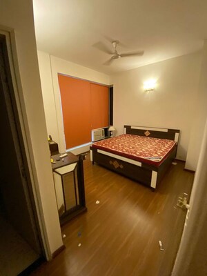 Bedroom in 2 BHK Apartment at Pioneer Park Phase 1, Sector 61 – for Rent