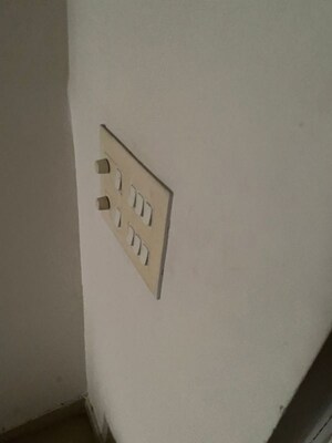 Room in 2 BHK Apartment at Pioneer Park Phase 1, Sector 61 – for Rent