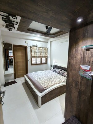 Bedroom in 3 BHK Apartment at Ambawadi – for Rent