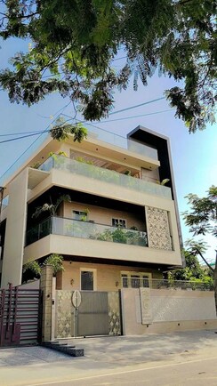 3 BHK + Pooja Room,Servant Room,Study Room,Extra Room Villa For Sale in Bommasandra Industrial Estate