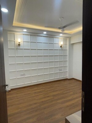 Room in 3 BHK Builder Floor at Sector 57 – for Sale