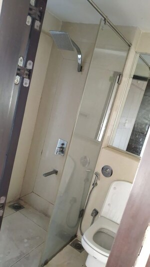 Furnished Amenities in 3 BHK Apartment at RNA Continental, Chembur – for Rent