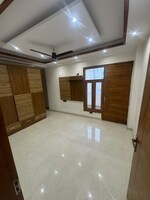 3 BHK + Pooja Room 250 Sq.Yd. Builder Floor in Sector 85
