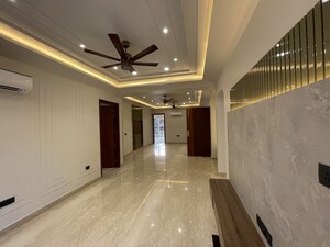 Building Lobby in 4 BHK Builder Floor at Sector 57 – for Sale