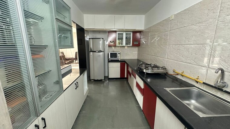 Kitchen, naranpura 3 Bedroom 1740 Sq.Ft. Apartment In Naranpura Ahmedabad 10323869