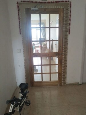 Room in 3 BHK Apartment at Ansal API Santushti Enclave, Sushant Golf City – for Rent