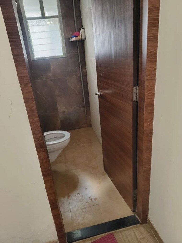 Bathroom, wakad 1.5 Bedroom 500 Sq.Ft. Apartment In Wakad Pune 10323910