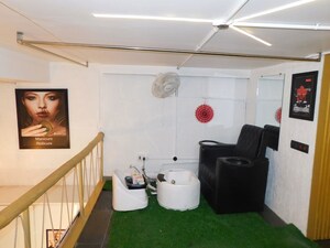 Team Area in  Shop at Vasant Vihar – for Sale