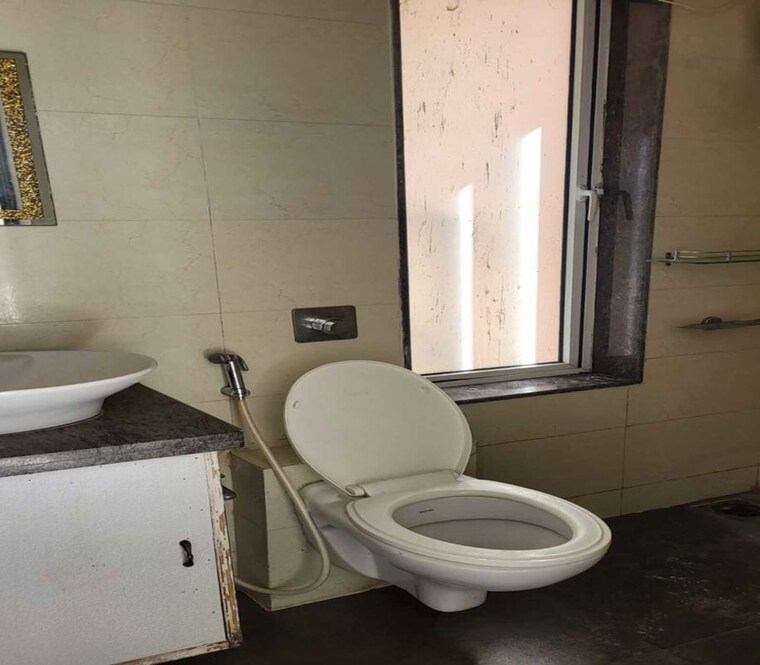 Bathroom, matunga east 2 Bedroom 775 Sq.Ft. Apartment In Matunga East Mumbai 10323919