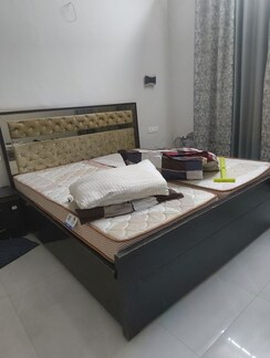 1 BHK + Pooja Room Independent House For Rent in RWA Apartments Sector 30