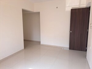 Room in 2 BHK Apartment at Runwal Eirene, Balkum Pada – for Rent