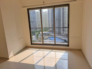 Room in 2 BHK Apartment at Runwal Eirene, Balkum Pada – for Rent