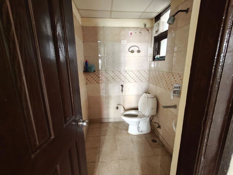Bathroom, vasu-fortune-residency 3 Bedroom 1400 Sq.Ft. Apartment In Raj Nagar Extension Ghaziabad 10323931