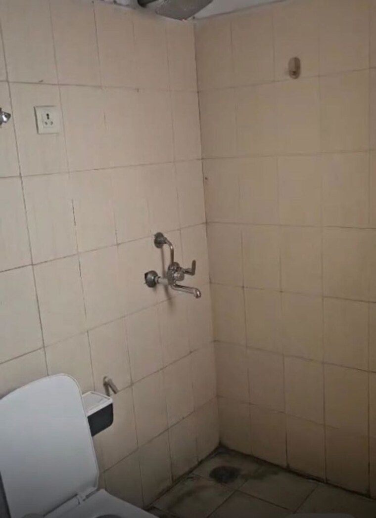 Bathroom, landcraft-river-heights 3.5 Bedroom 1607 Sq.Ft. Apartment In Raj Nagar Extension Ghaziabad 10323949