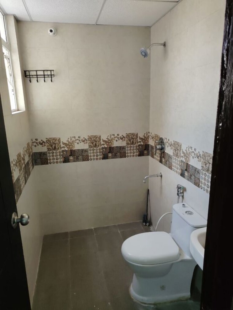 Bathroom, signature-global-park 3 Bedroom 1440 Sq.Ft. Builder Floor In Sohna Sector 36 Gurgaon 10323933