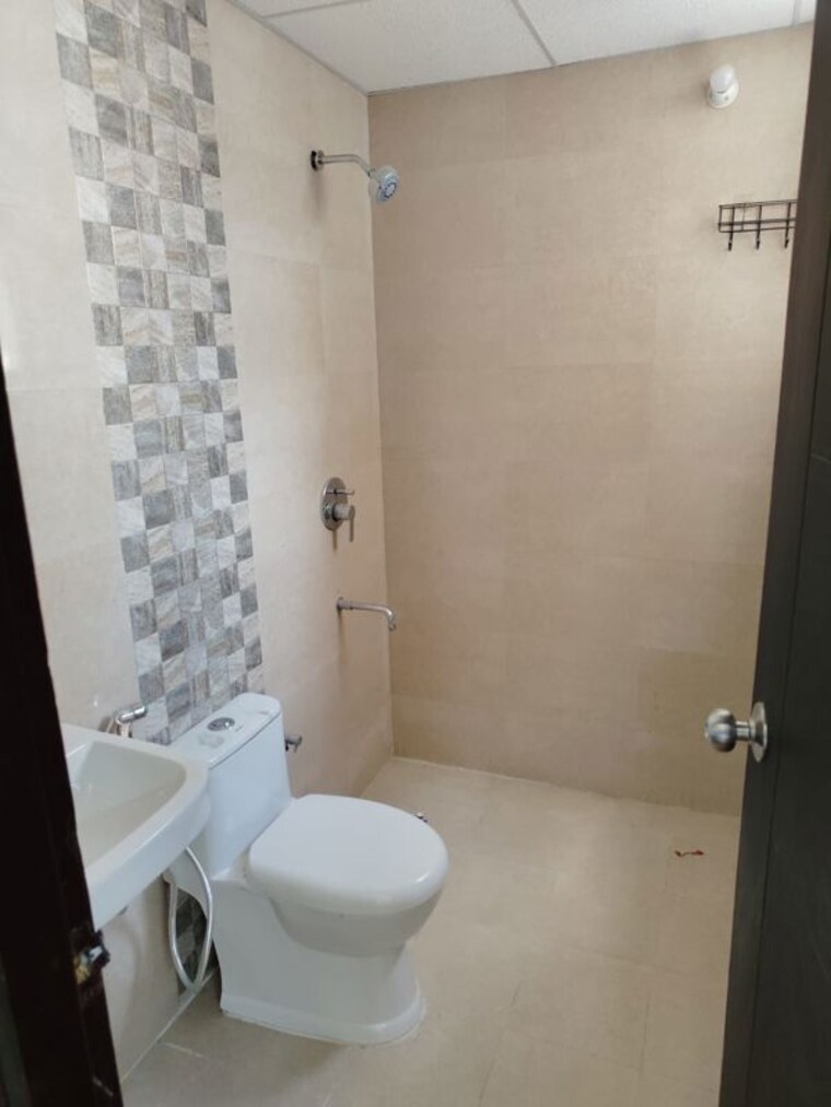Bathroom, signature-global-park 3 Bedroom 1440 Sq.Ft. Builder Floor In Sohna Sector 36 Gurgaon 10323933